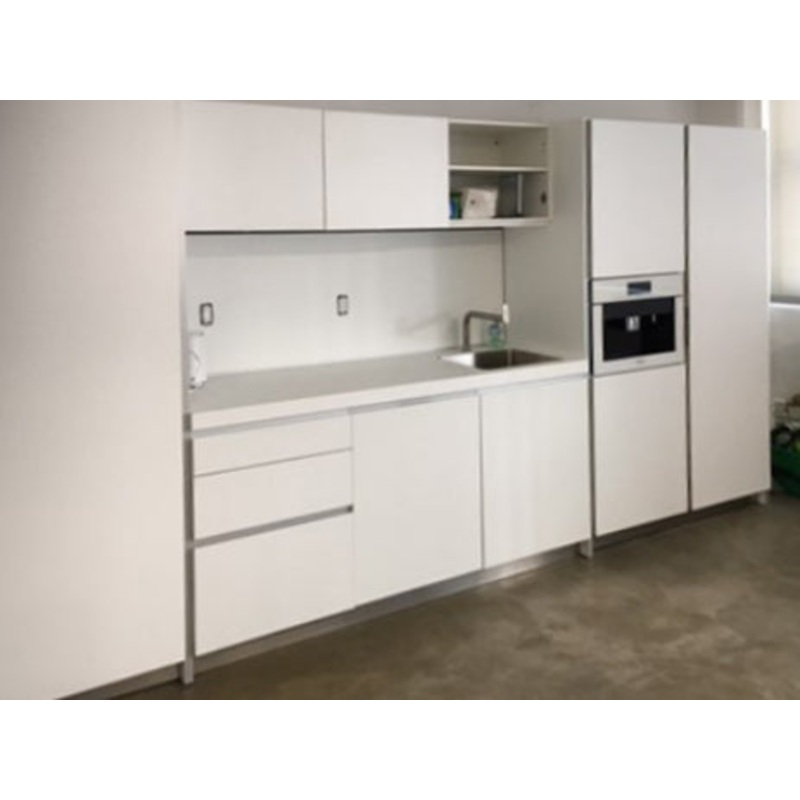 Bulthaup Beauty: White Kitchenette with Appliances
