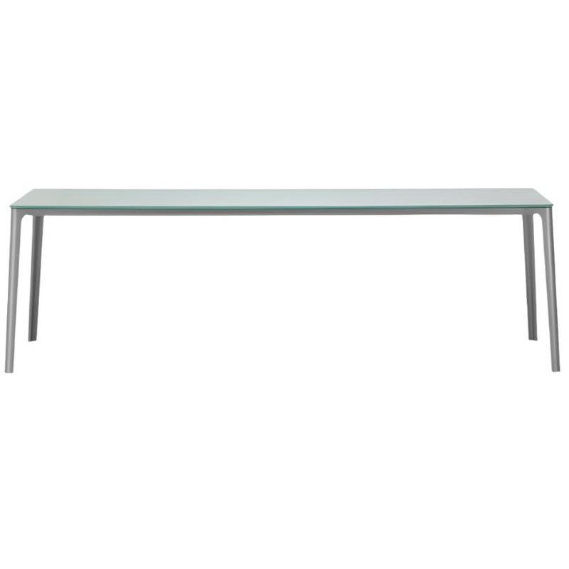 Plate Dining Table