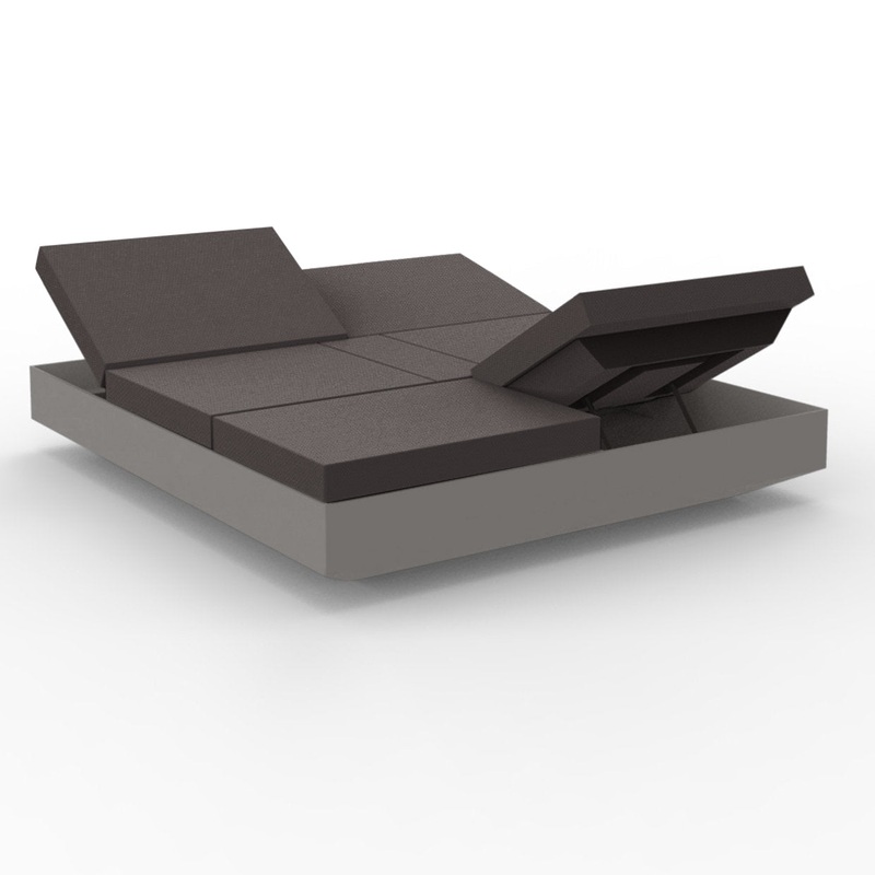 Vela 4 Reclining Backrest Daybed with Parasol Base